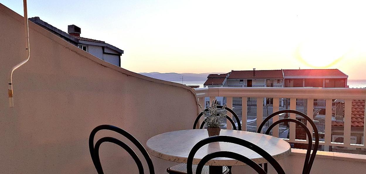 Apartments Villa Bonaca Baška Voda Oda fotoğraf