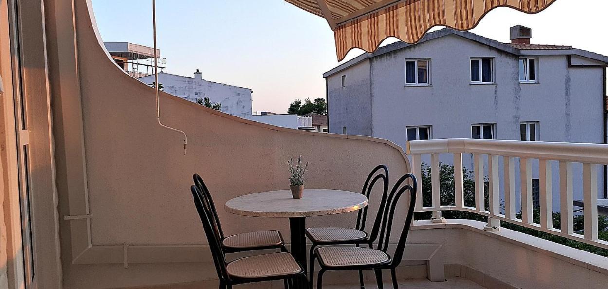 Apartments Villa Bonaca Baška Voda Oda fotoğraf