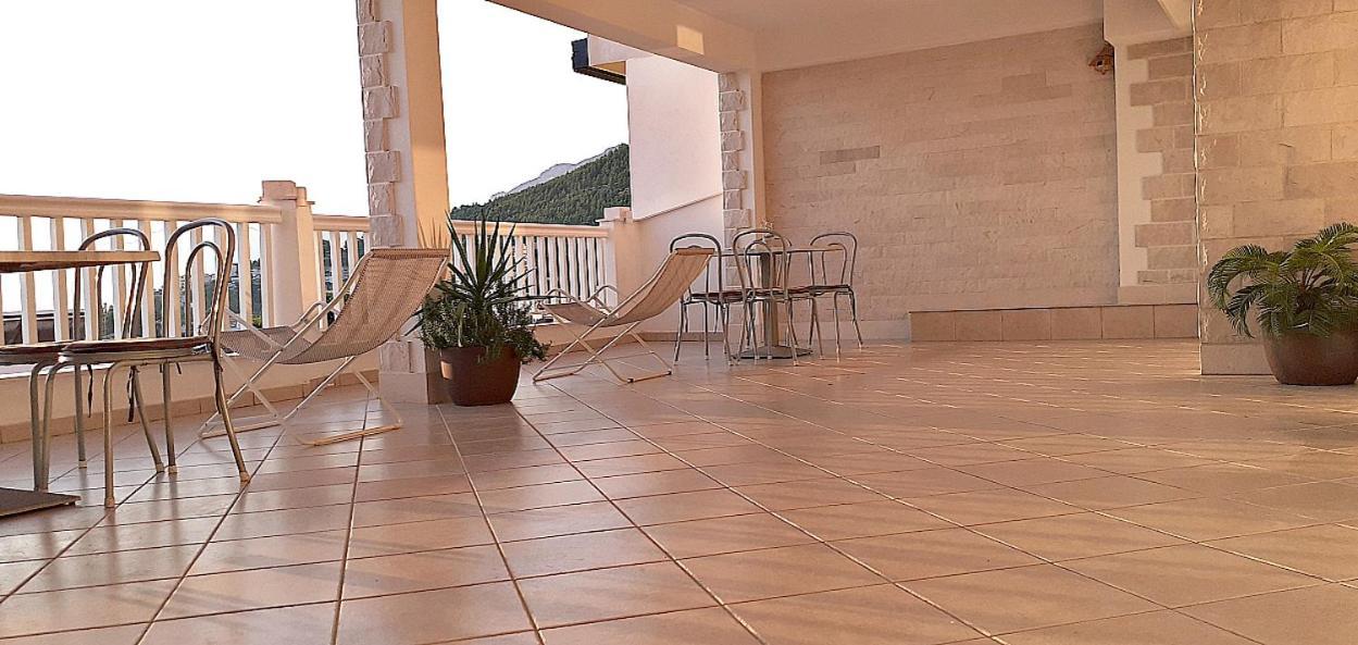 Apartments Villa Bonaca Baška Voda Oda fotoğraf